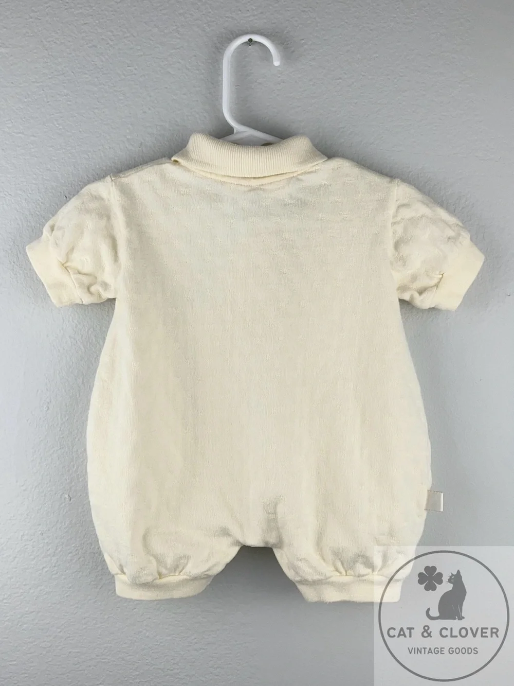 Classic Pooh Vintage Disney Heyman Corp Cream Embroidered Romper & Hat Set 3M